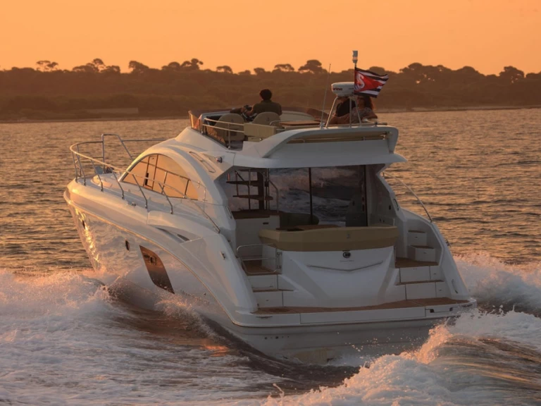 Bootverhuur Antibes goedkoop Monte Carlo 47 Fly