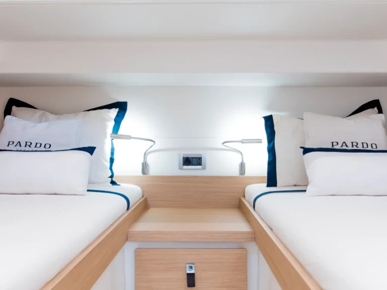 Pardo Yachts Pardo 38 te huur van particulier of professional in Beaulieu-sur-Mer