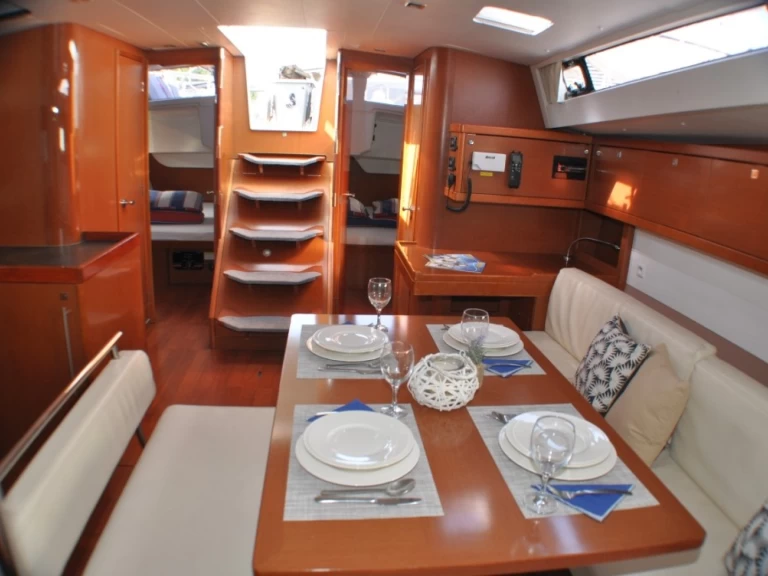 Bénéteau Oceanis 48 te huur van particulier of professional in Punat
