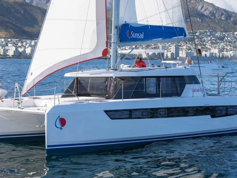Verhuur Catamaran Leopard met vaarbewijs