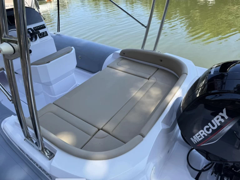 Jachthuur in Mandelieu-la-Napoule - Predator 650 via SamBoat