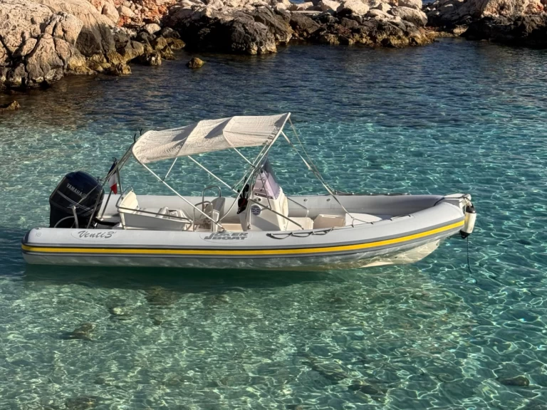 Joker Boat Clubman 23 te huur van particulier of professional in Bormes-les-Mimosas
