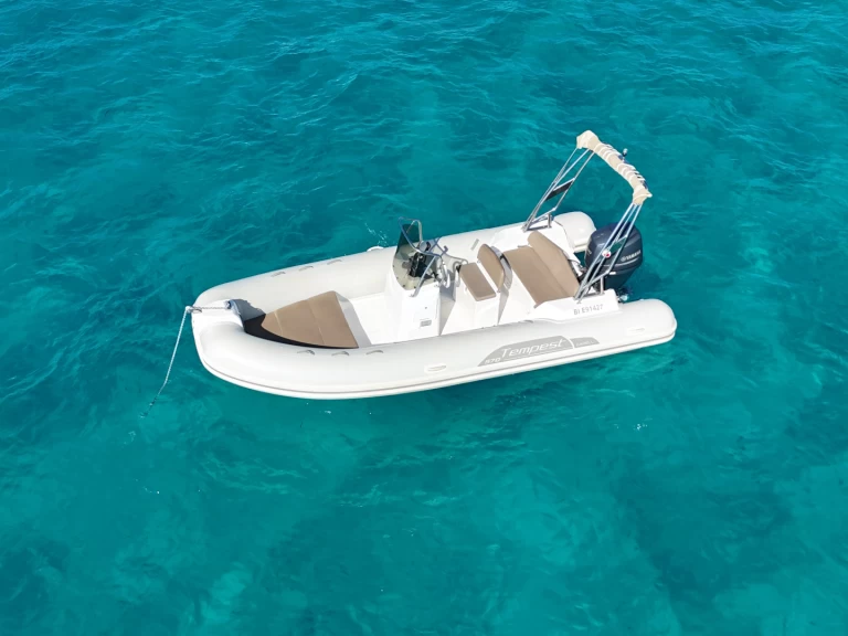 Verhuur RIB Capelli met vaarbewijs