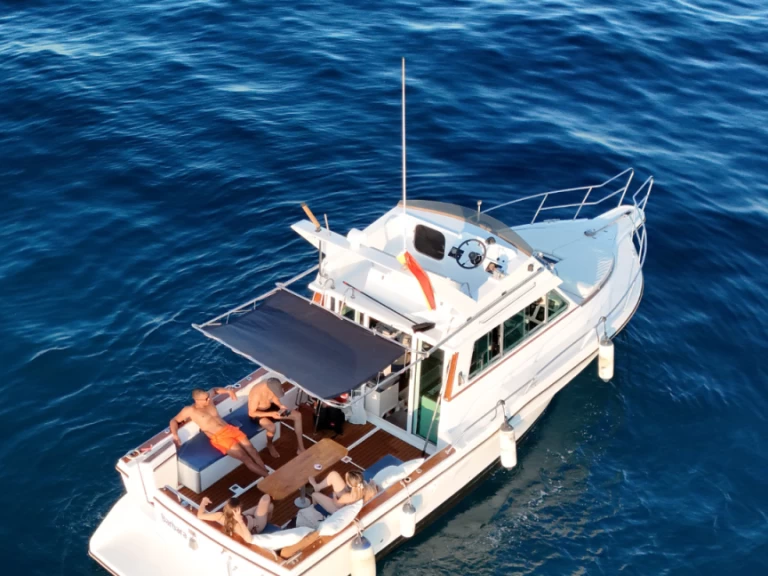 Huur een Fibresport 980 in Badalona