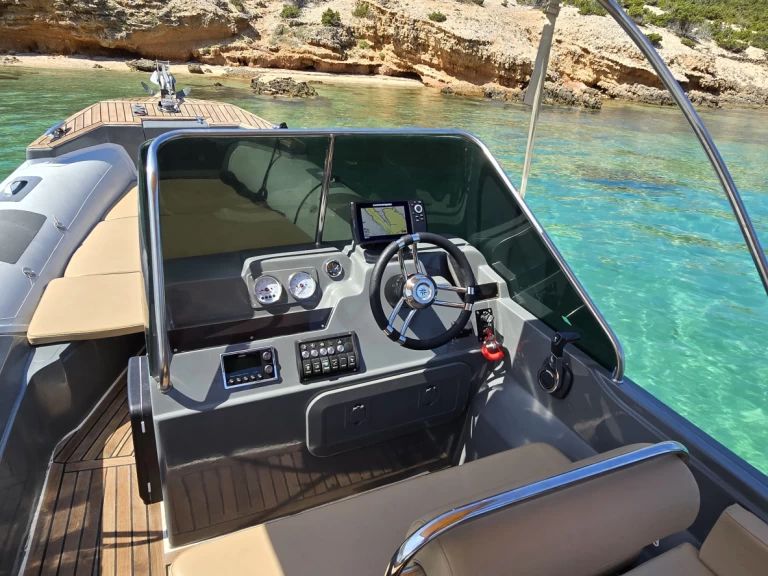 RIB te huur in Novalja voor de beste prijs