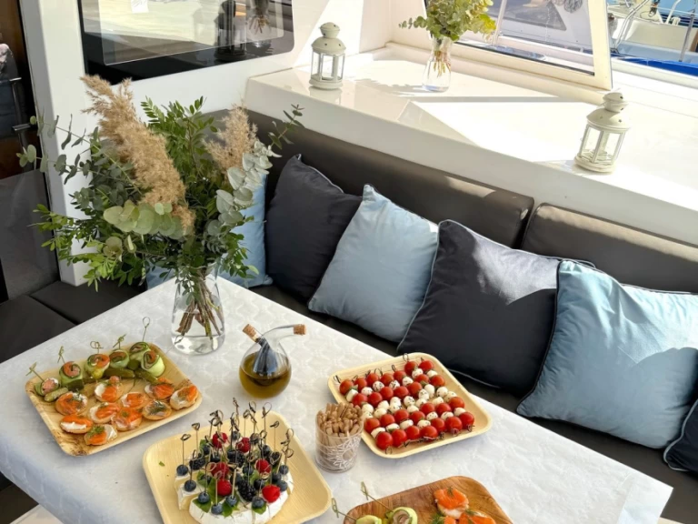 Bootverhuur Dénia goedkoop Nautitech 46 Fly