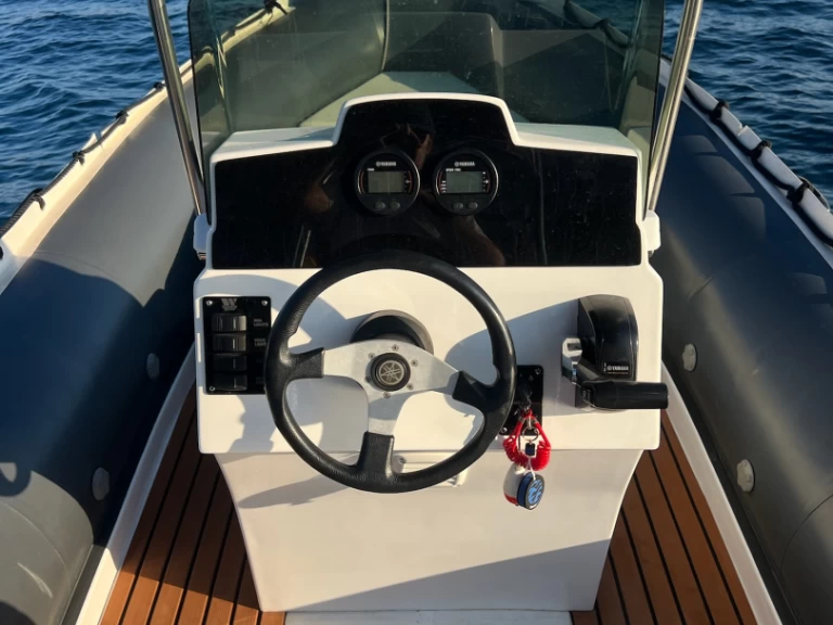 Huur een Joker Boat Master in Empuriabrava