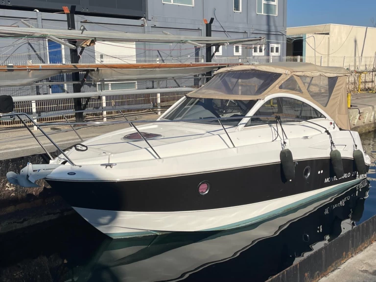 Huur Motorboot met of zonder schipper Bénéteau in Mandelieu-la-Napoule