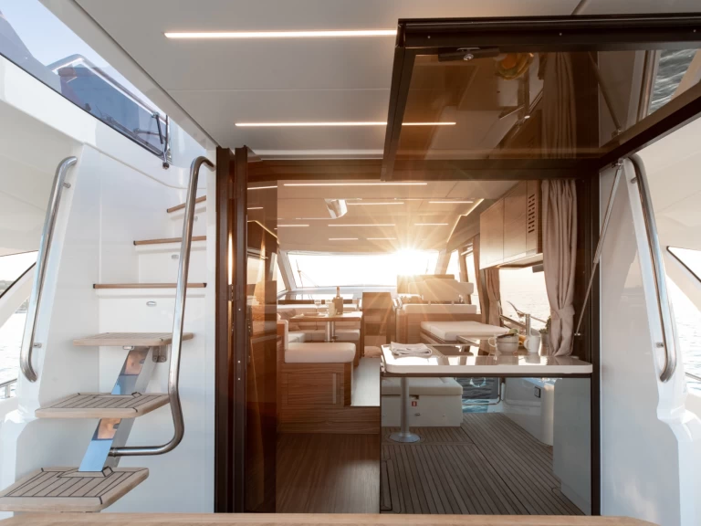 Huur een Greenline Greenline 45 Fly in Setúbal