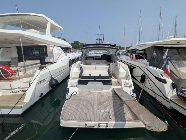 Verhuur Motorboot in Antibes - Galeon Galeon 405 HTL