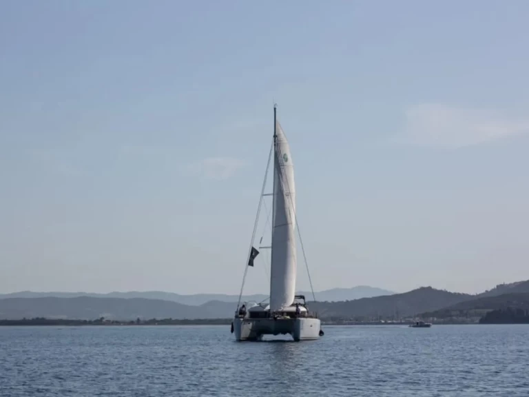 Verhuur Catamaran Lagoon met vaarbewijs