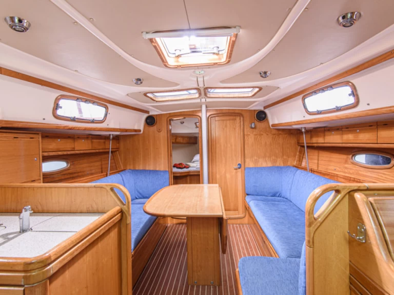 Bavaria Cruiser 37 te huur van particulier of professional in San Vincenzo