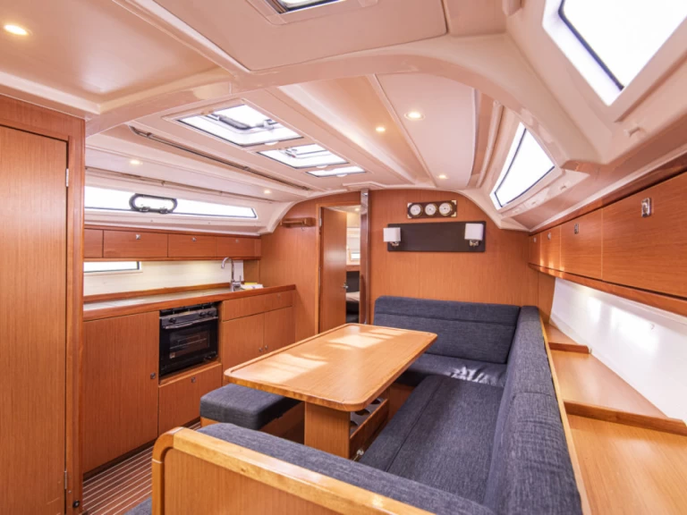 Bootverhuur Bavaria Cruiser 41 in San Vincenzo via SamBoat