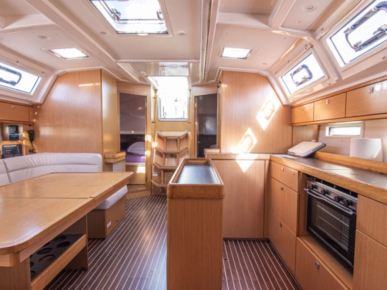 Jachthuur in San Vincenzo - Bavaria Cruiser 46 via SamBoat