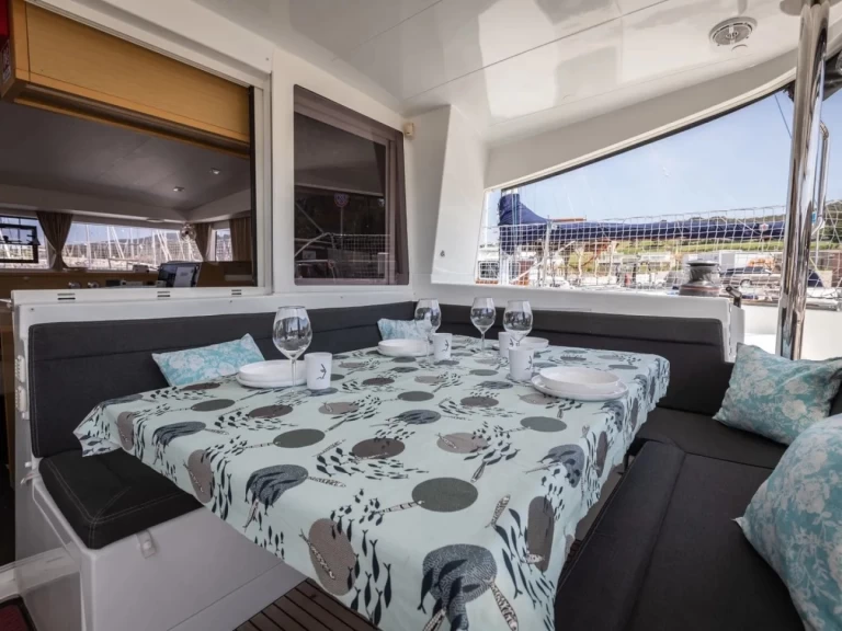 Verhuur Catamaran in San Vincenzo - Lagoon Lagoon 400 S2