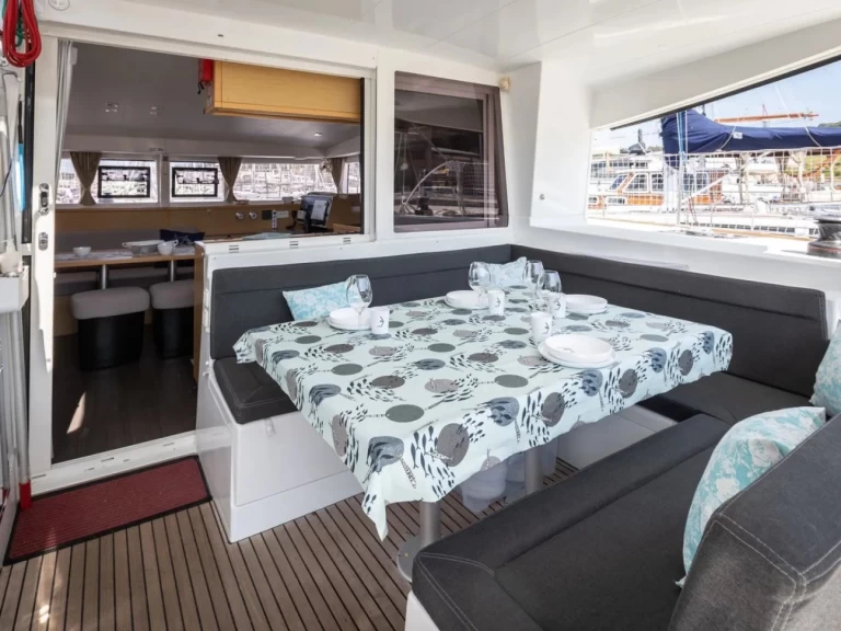 Bootverhuur Lagoon Lagoon 400 S2 in San Vincenzo via SamBoat