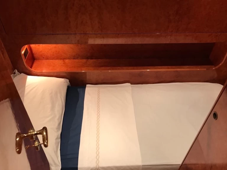 Huur Jacht met of zonder schipper Cantieri in Olbia