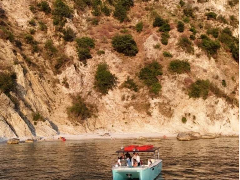 Huur een Aliboats DI BERNARDINI ALESSANDRO in Himarë