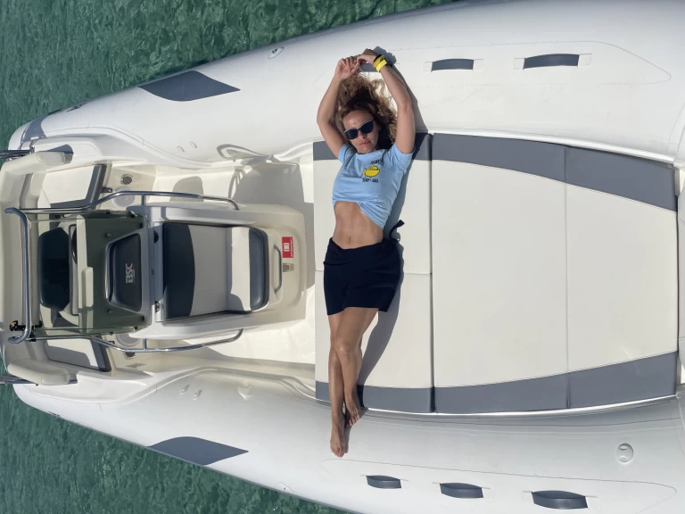 Verhuur RIB Bsc met vaarbewijs