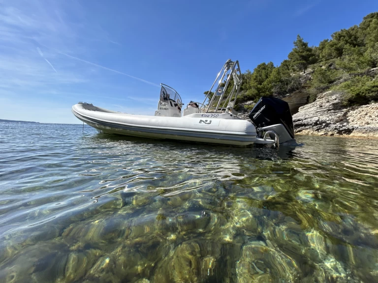 Bootverhuur Nuova Jolly King 750 in Saint-Florent via SamBoat