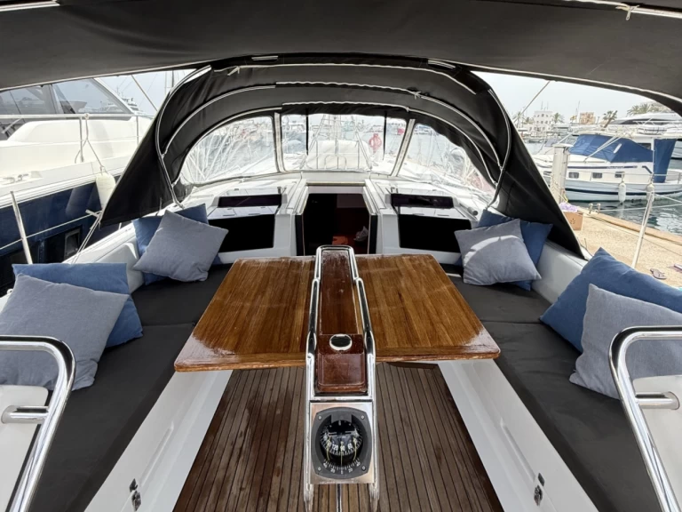 Zeilboot te huur in La Savina voor de beste prijs