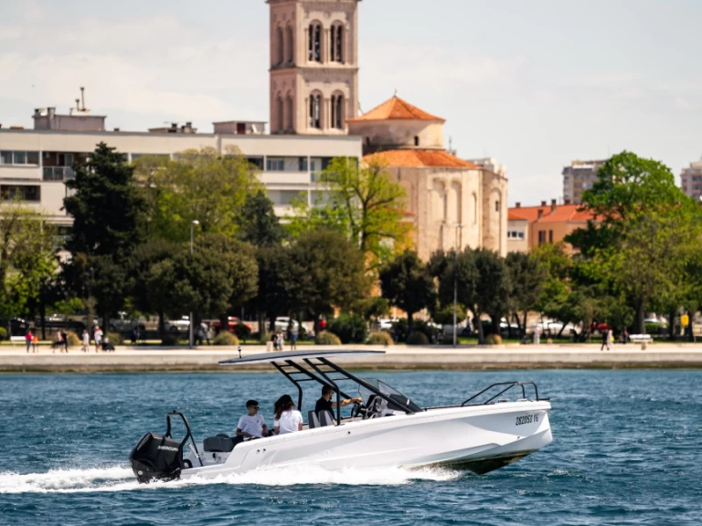 Huur Motorboot met of zonder schipper Axopar in Zadar
