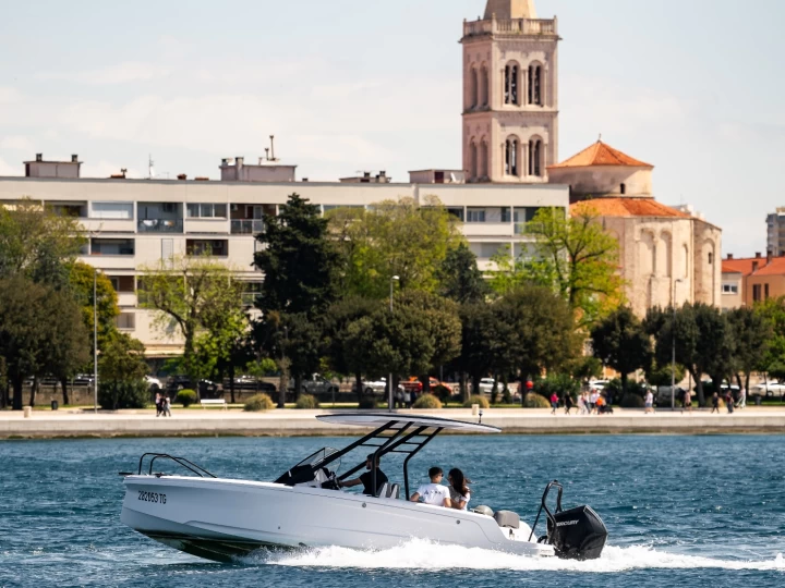 Bootverhuur Axopar 22 T-TOP in Zadar via SamBoat
