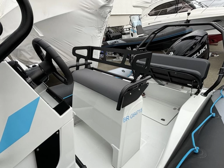 Bootverhuur Brest goedkoop Pro 7