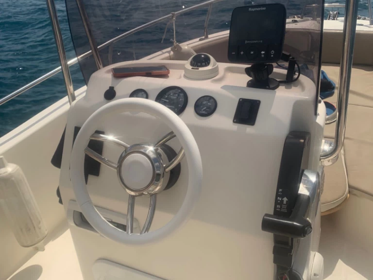 Huur een Ferrario Winnebago  in Celle Ligure