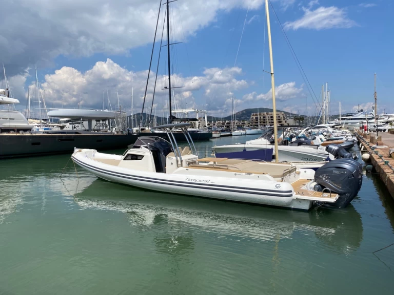 Bootverhuur Capelli Tempest 40 in Port Grimaud via SamBoat