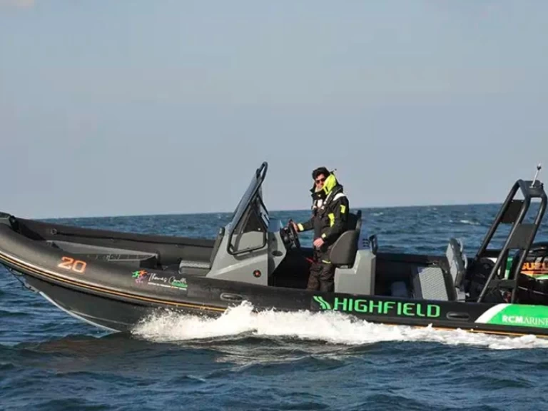 Bootverhuur Highfield 700 THOMAS COVILLE in Cogolin via SamBoat