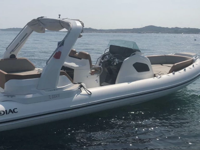 Bootverhuur Zodiac Medline 9 in Port Grimaud via SamBoat