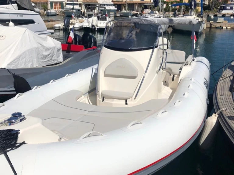 Bootverhuur Bwa Sport 28 GTc in Port Grimaud via SamBoat