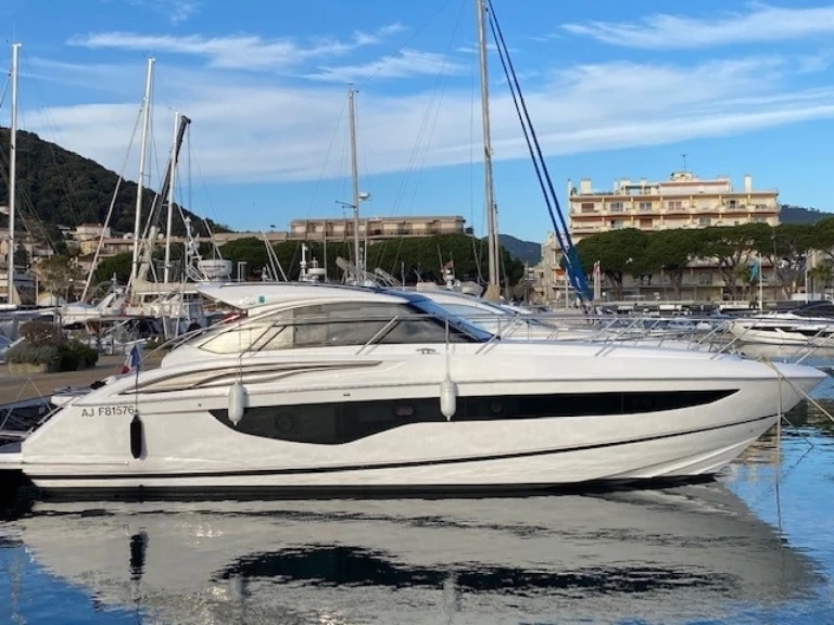 Jacht te huur in Port Grimaud voor de beste prijs