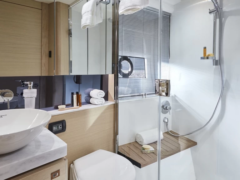 Jachthuur in Port Grimaud - Princess Princess V40 via SamBoat