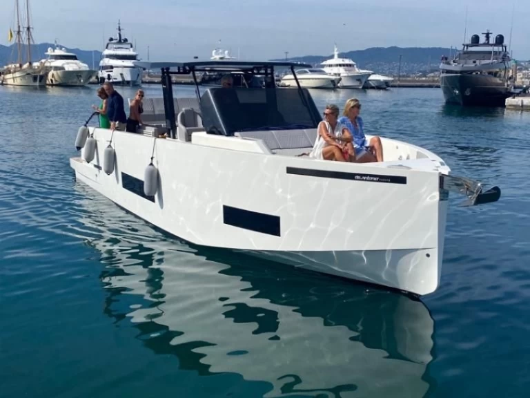 Bootverhuur DE ANTONIO Yachts De Antonio D42 Open in Port Grimaud via SamBoat