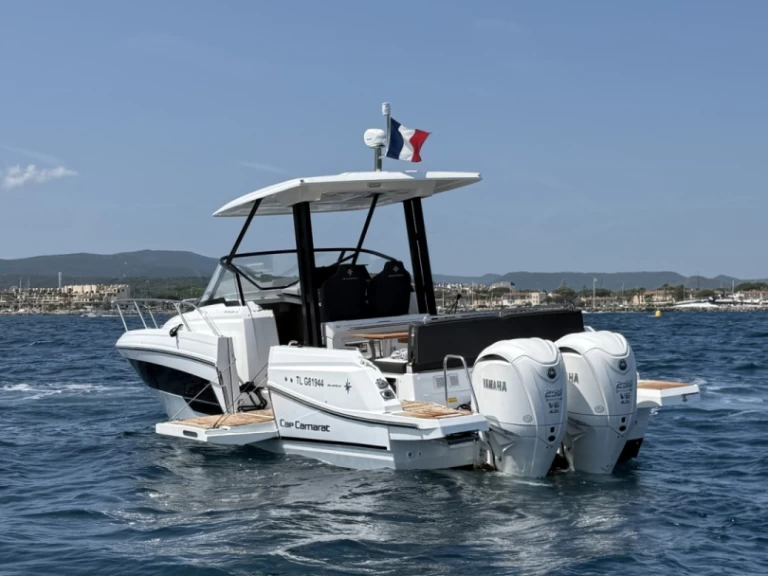 Verhuur Motorboot in Port Grimaud - Jeanneau Cap Camarat 9.0 WA
