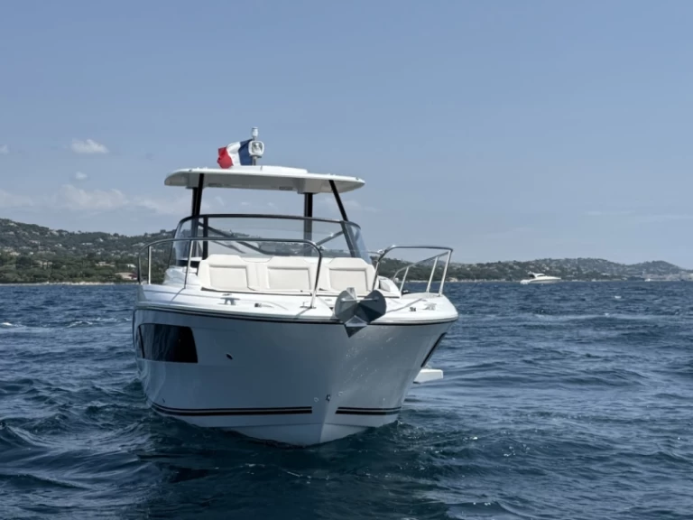 Bootverhuur Jeanneau Cap Camarat 9.0 WA in Port Grimaud via SamBoat