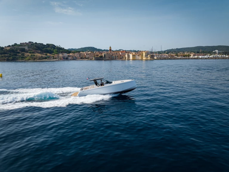 Verhuur Motorboot Pardo Yachts met vaarbewijs