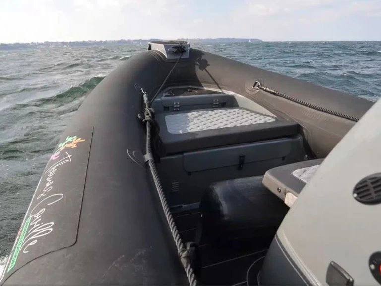 Bootverhuur Highfield 700 THOMAS COVILLE in Cogolin via SamBoat