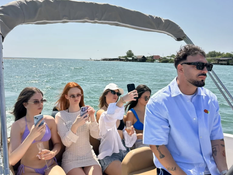 Verhuur Motorboot Idea Marine met vaarbewijs