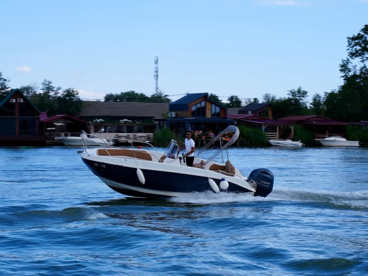 Bootverhuur Ulcinj goedkoop IDEA 58