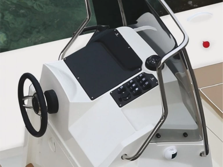 Huur een Capelli Tempest 775 in Saint-Raphaël