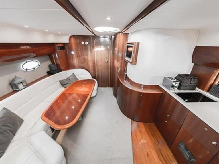 Huur een Princess Princess V46 in Saint-Raphaël