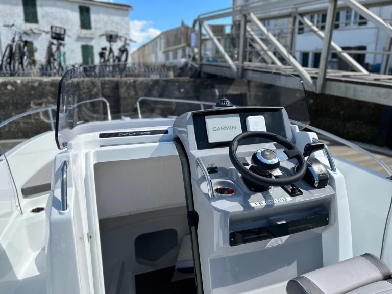 Jeanneau Cap Camarat 7.5 CC Serie 3 te huur van particulier of professional in La Flotte