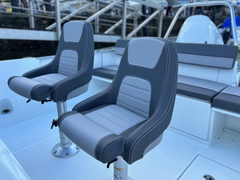 Jachthuur in La Flotte - Jeanneau Cap Camarat 7.5 CC Serie 3 via SamBoat