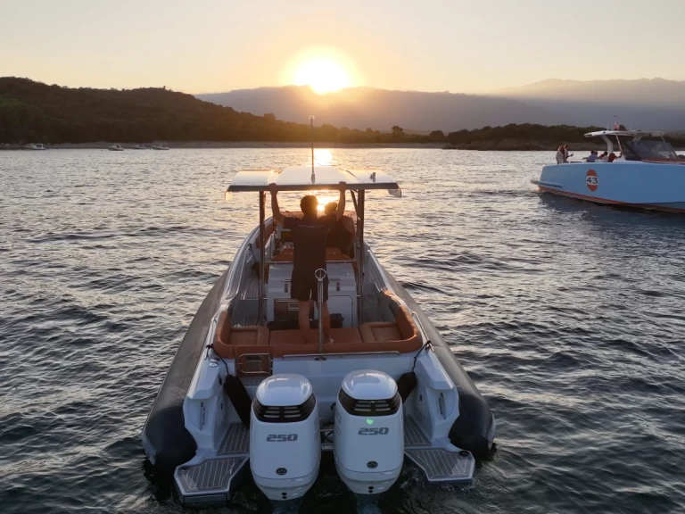 Huur Motorboot met of zonder schipper Zar in Porto-Vecchio