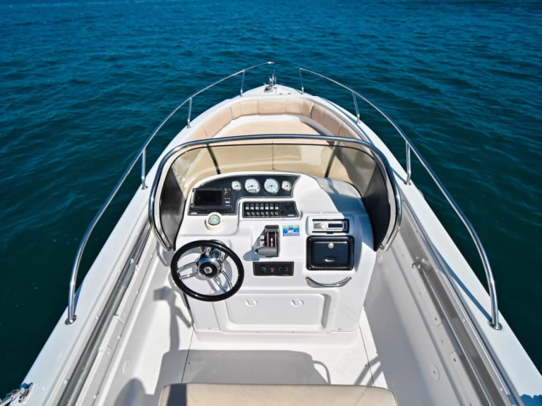 Bootverhuur Ranieri Voyager 24 in Funtana-Fontane via SamBoat