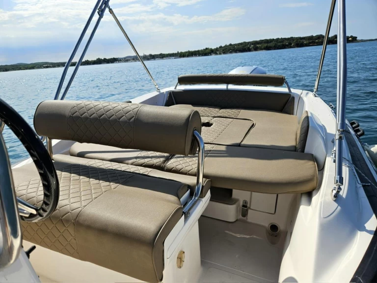 Verhuur RIB in Funtana-Fontane - Zar 650 Suite