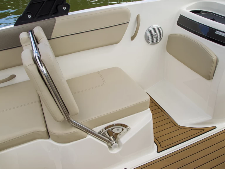 Huur een Bayliner VR6 OB in Altea